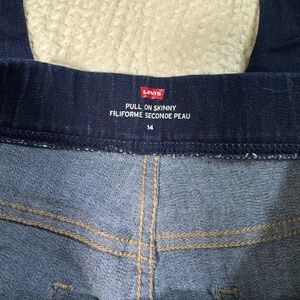 LEVI's pull on skinny pants size 14
